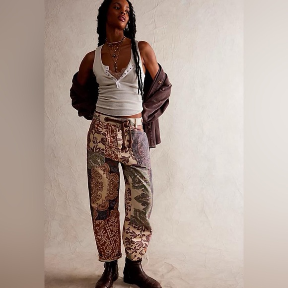 Free People We The Free Printed Moxie Barrel Jeans PLUM FLORAL - Picture 2 of 5